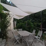 Le Petit Chateau * Vezzi Portio