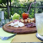 Le Petit Chateau Agroturismo Vezzi Portio