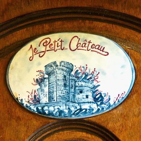 Lantgård Le Petit Chateau *