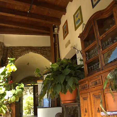 Le Petit Chateau *