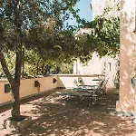 Le Petit Chateau * Vezzi Portio