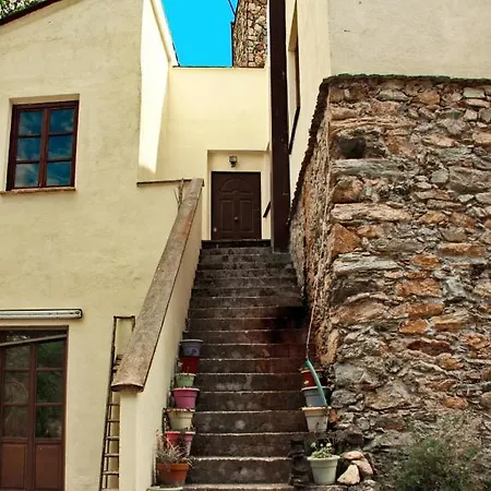 Agroturismo Le Petit Chateau Vezzi Portio