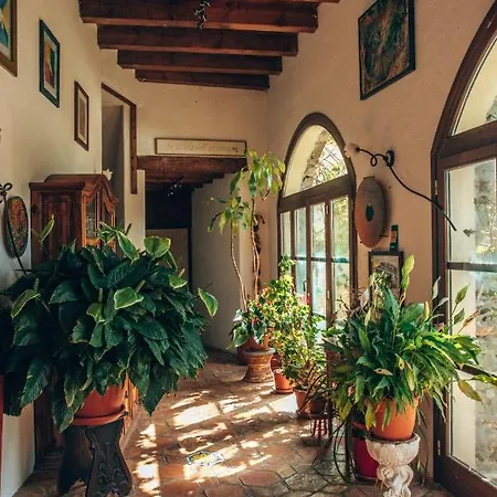 Agroturismo Le Petit Chateau