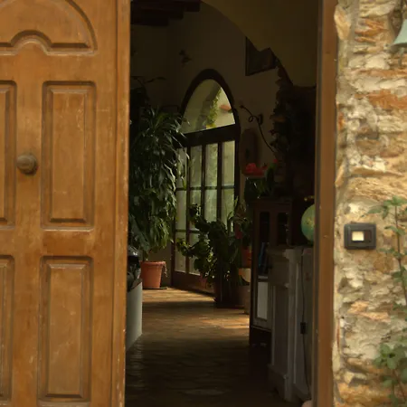 Le Petit Chateau * Vezzi Portio