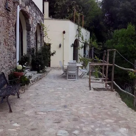 בית חווה Le Petit Chateau