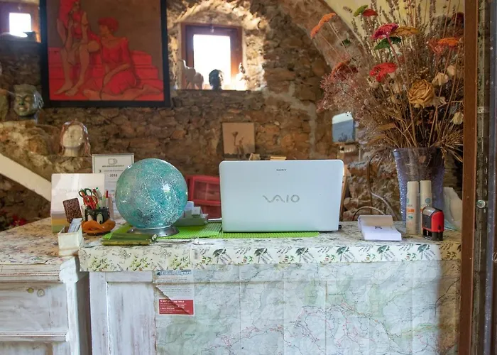 Le Petit Chateau Agroturismo Vezzi Portio